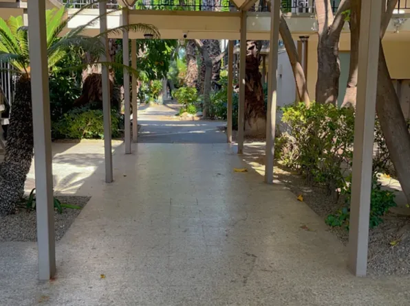 VILLA SANTA FE APARTMENTS