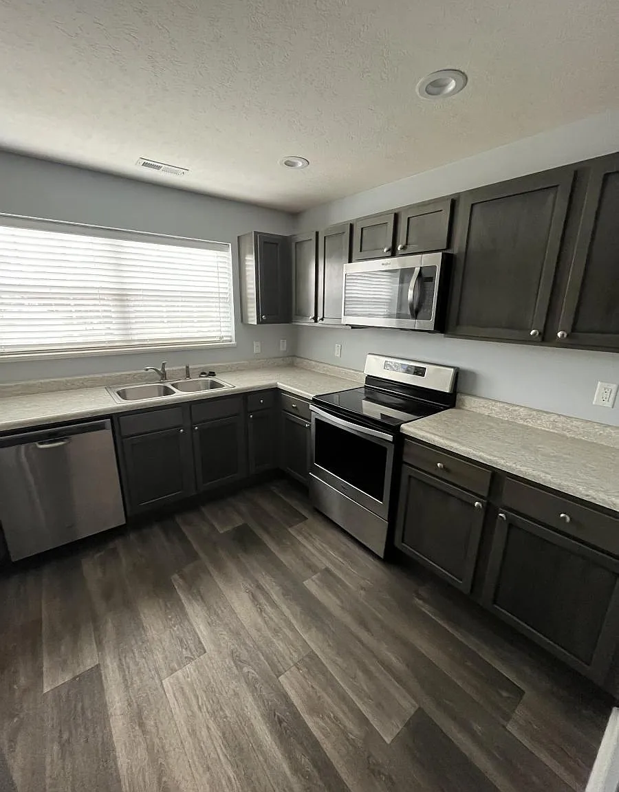 1207 Central Avenue - K — Photo 2