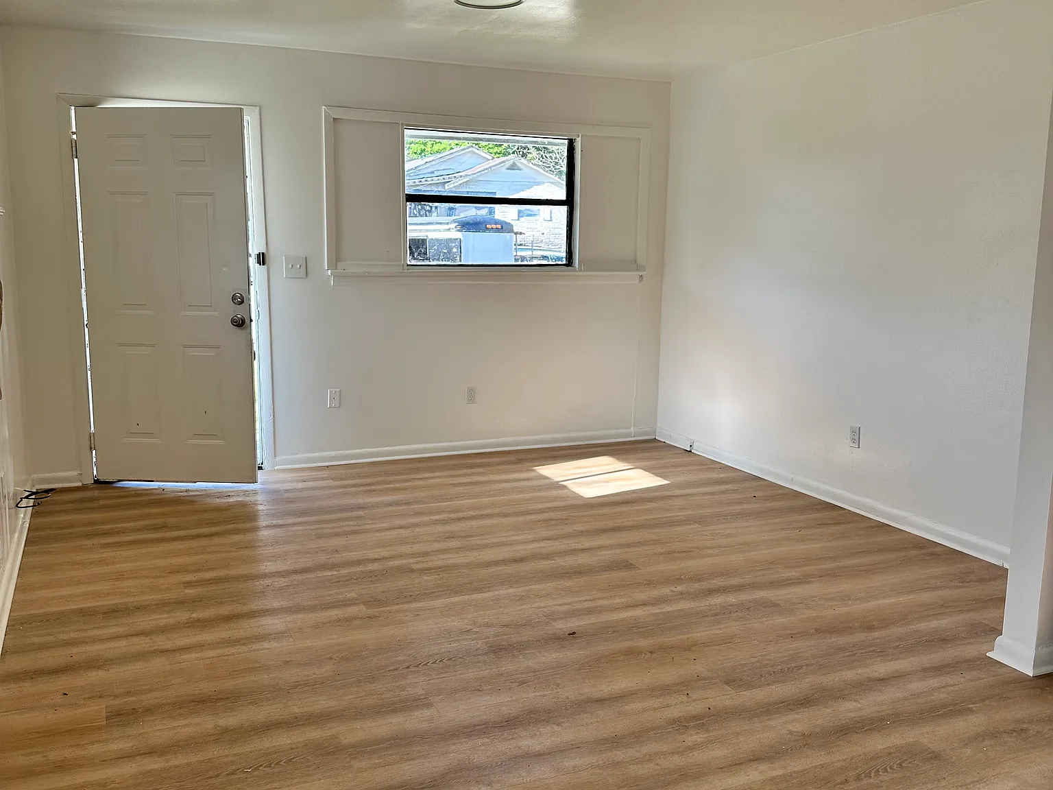 2 bed, $1,100 — Photo 1