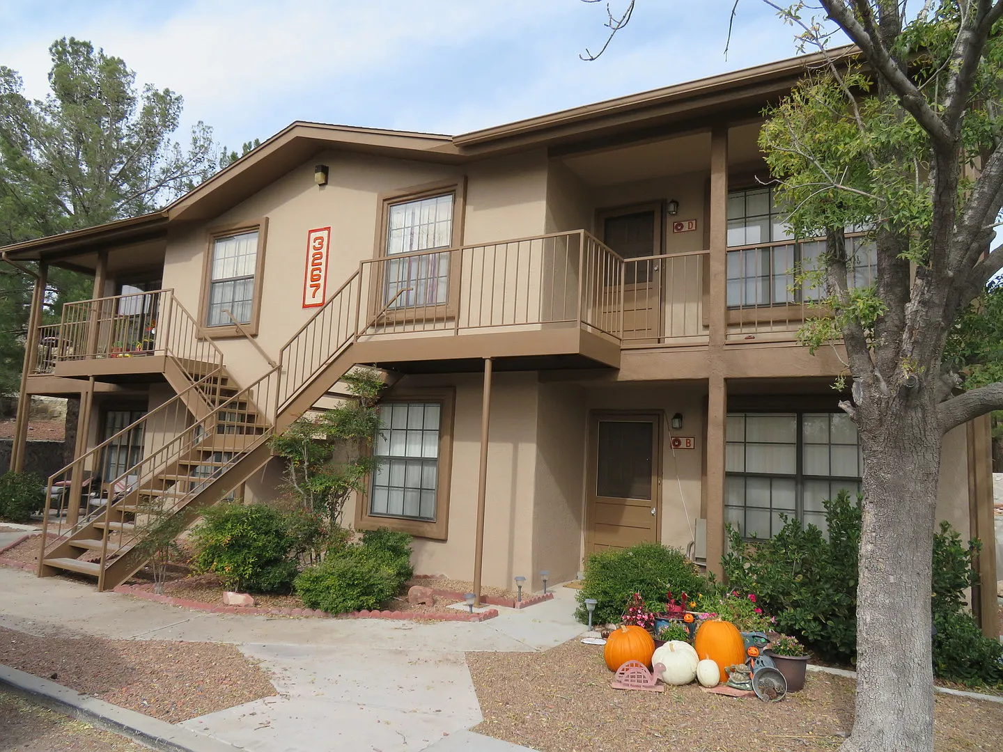Executive Hills — Photo 1