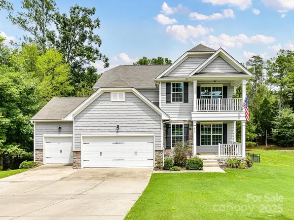 412 Snapdragon Dr, Clover, SC 29710