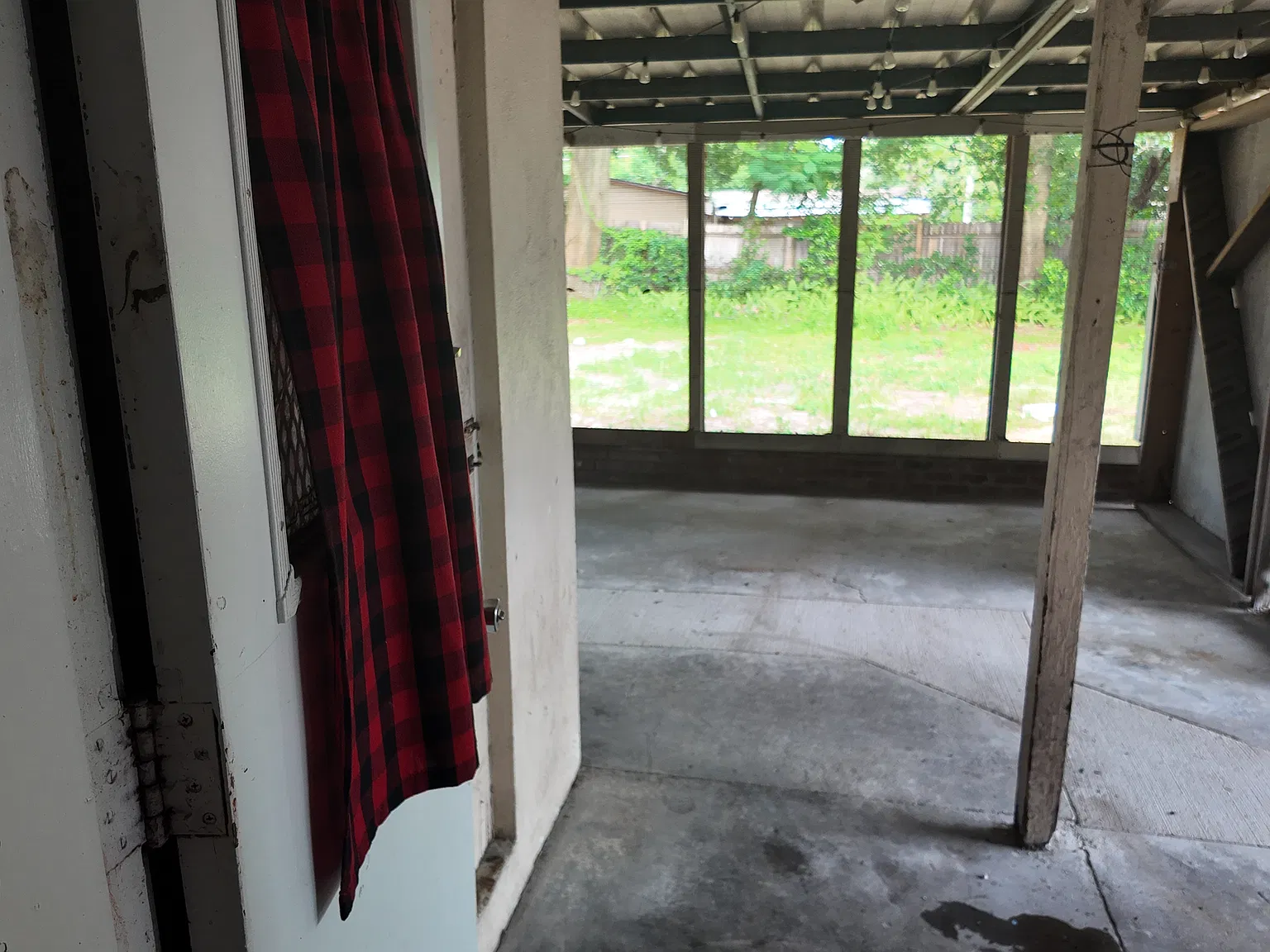 3 bed, 1000 sqft, $1,400 — Photo 2