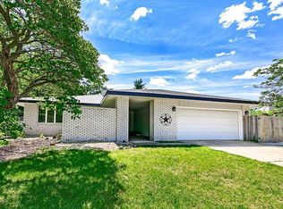 3930 Dixon Dr, Morris, IL 60450