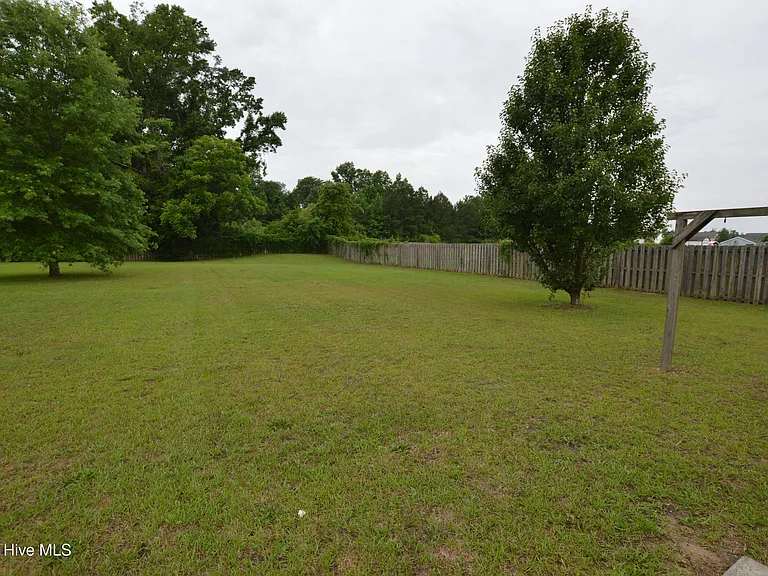 107 Esquire Dr — Photo 17