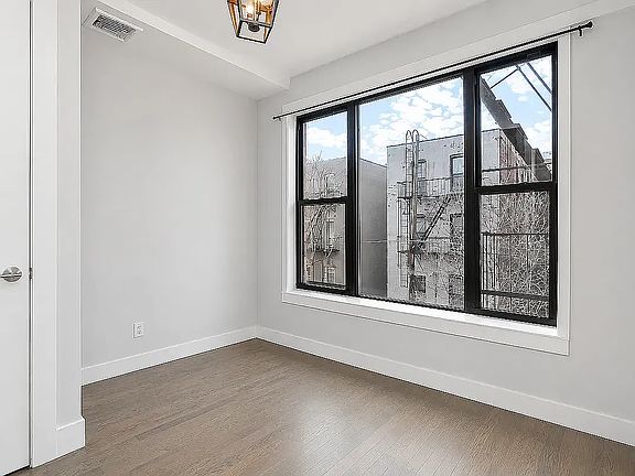 3rd image of 486 Harman St #2I
