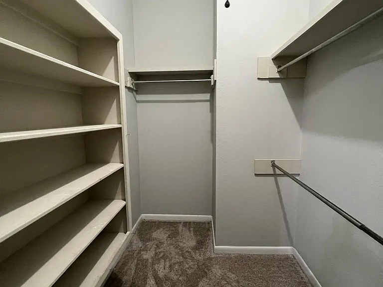 311 Hampton Ct — Photo 21