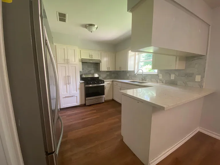 1610 Periwinkle St — Photo 7