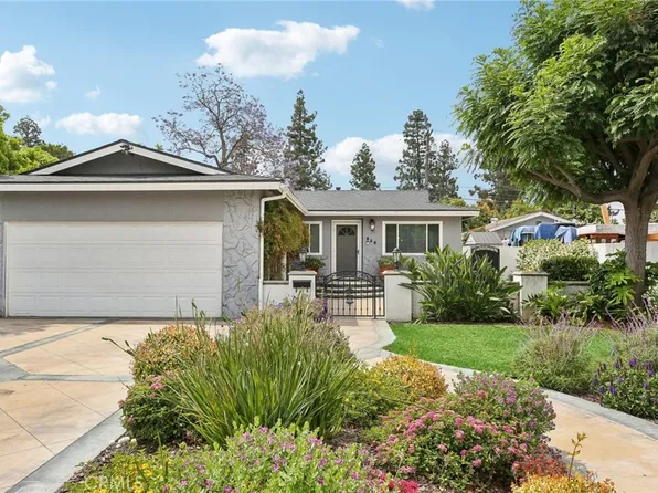 926 W Walnut St, Santa Ana, CA 92703