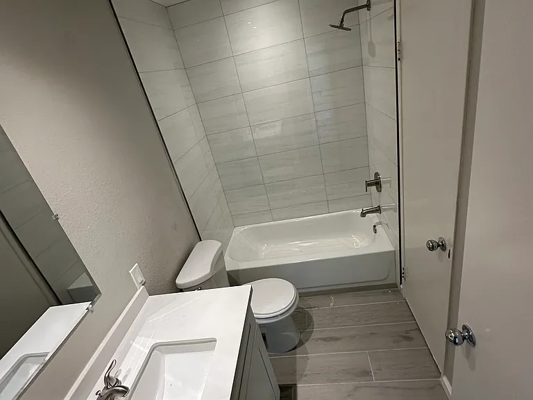 11043 Clairemont Mesa Blvd — Photo 21