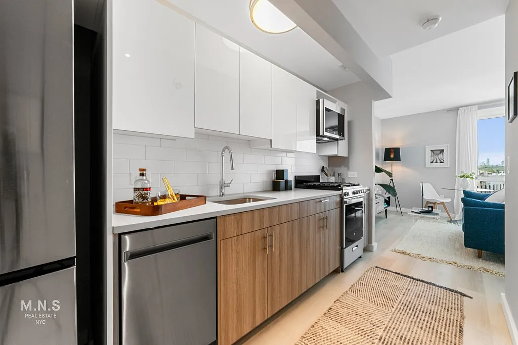 800 Flatbush Avenue — Photo 2