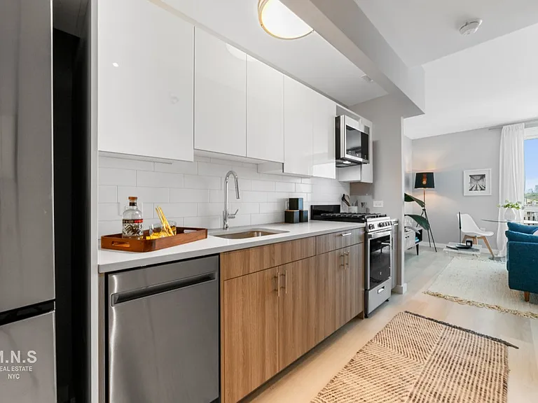 800 Flatbush Ave #702 — Photo 3