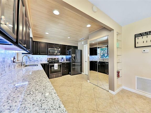 5th image of 1295 E Fowler Dr