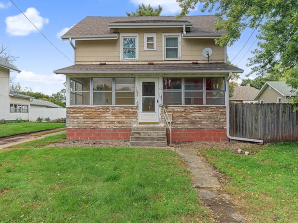 912 N 4th Ave E, Newton, IA 50208