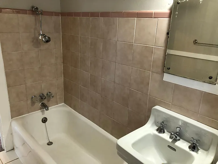 Apartment A Bathroom