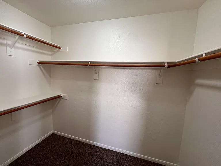 1501 Waterton Dr — Photo 10