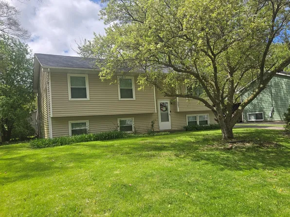 507 Woodmoor Dr, Round Lake Beach, IL 60073