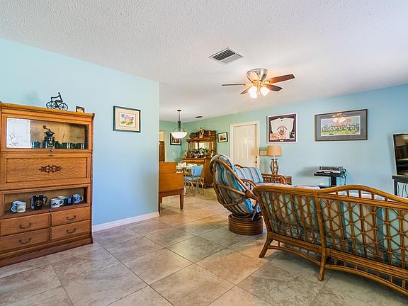 3rd image of 435 19th Ln