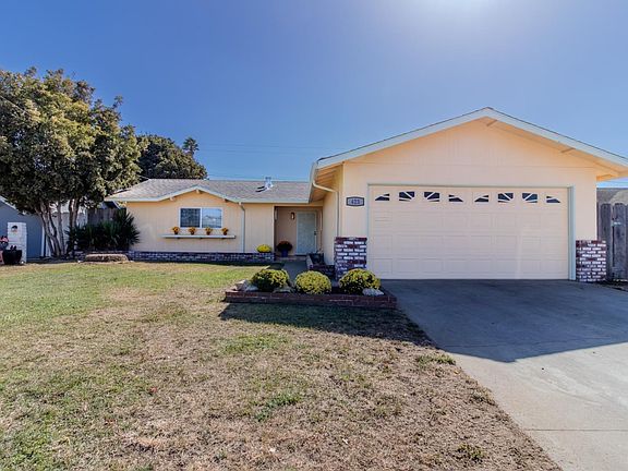 3rd image of 423 Pueblo Dr