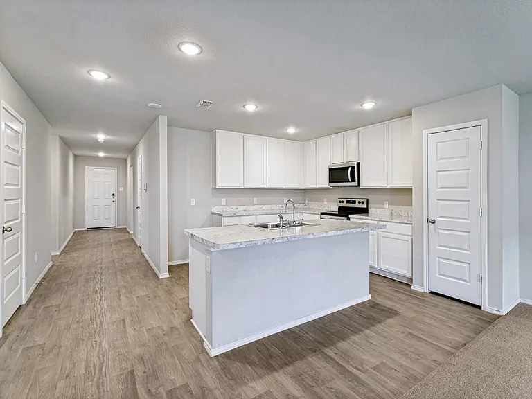 616 Timberwood Dr — Photo 3