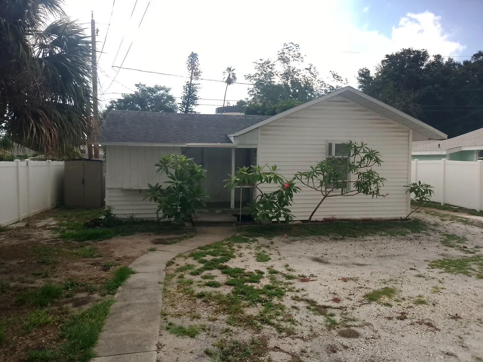 2 bed, 800 sqft, $2,100 — Photo 1