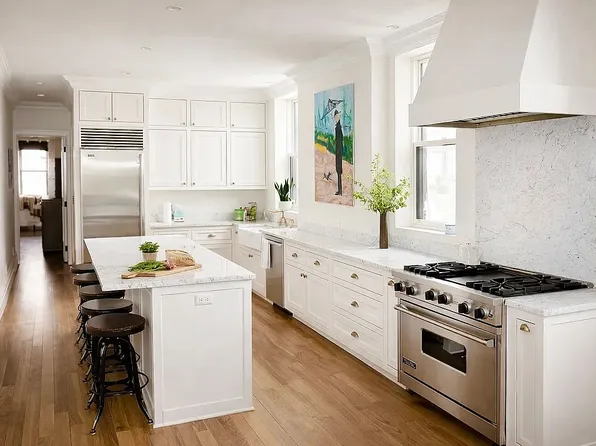 67 Perry St APT 4, New York, NY 10014