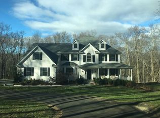 31 Hickory Ln, Ridgefield, CT 06877