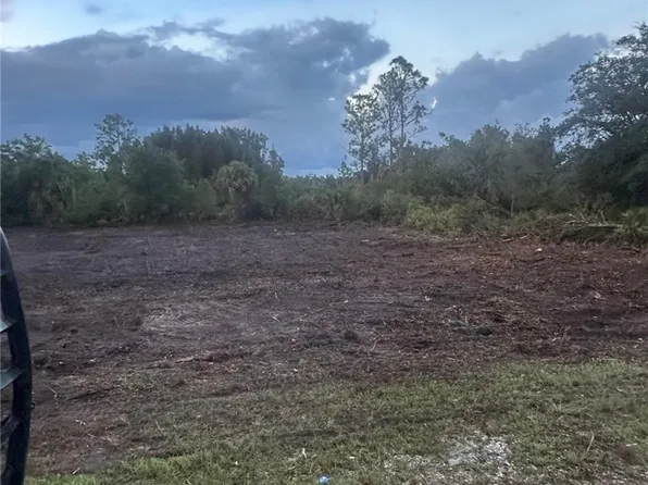 496 Westchester Dr, Lehigh Acres, FL 33972