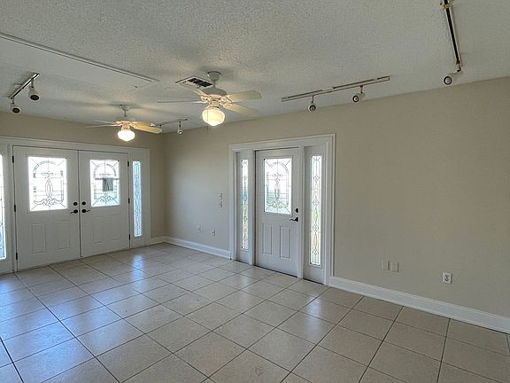 4th image of 504 Lake Dexter Blvd
