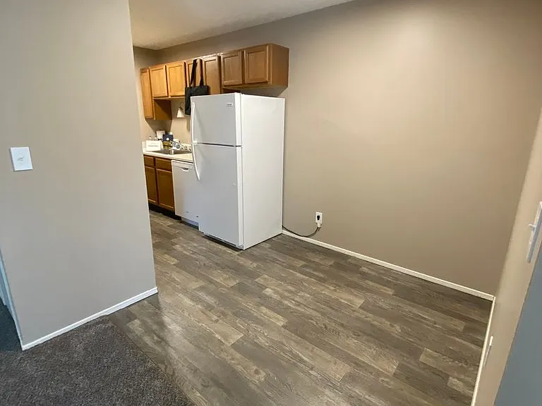 Southdale Square Apartments — Photo 36
