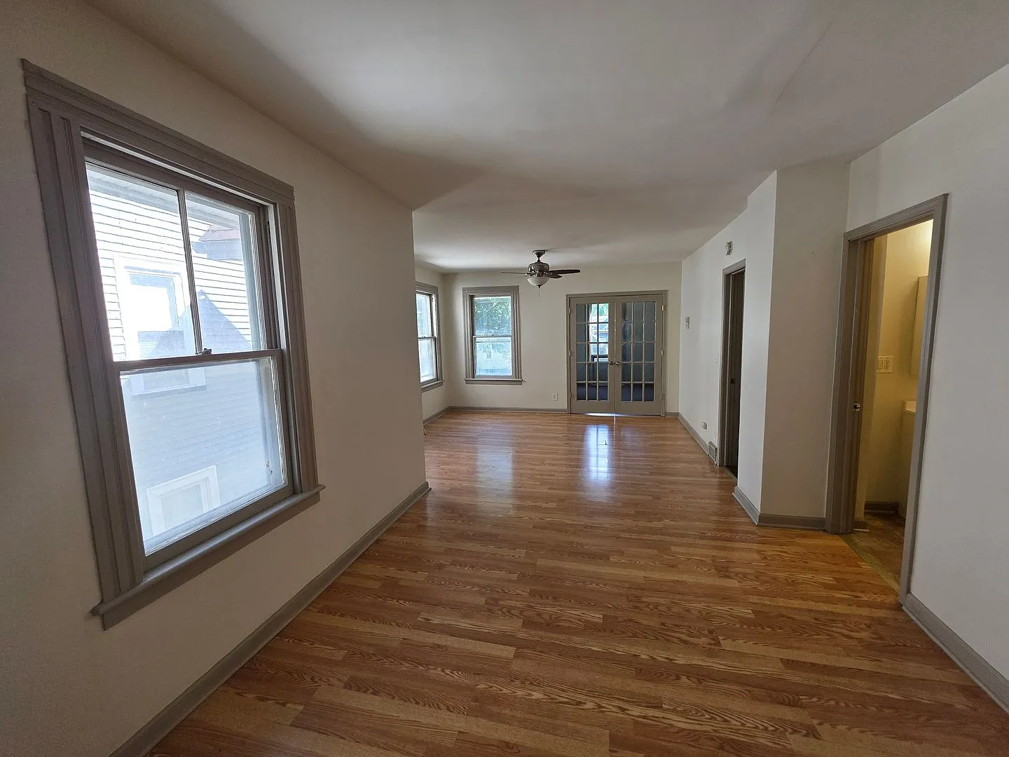 South Wedge U of R Area Large 2 Bedroom Available Soon — Photo 4