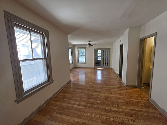 4th image of 30 Hickory St #2