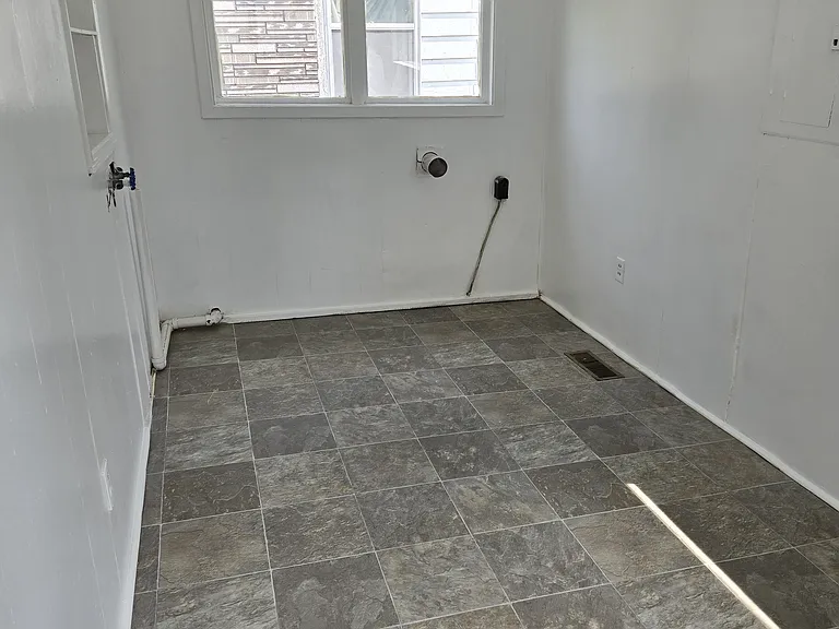 227 N Gladstone Ave — Photo 13