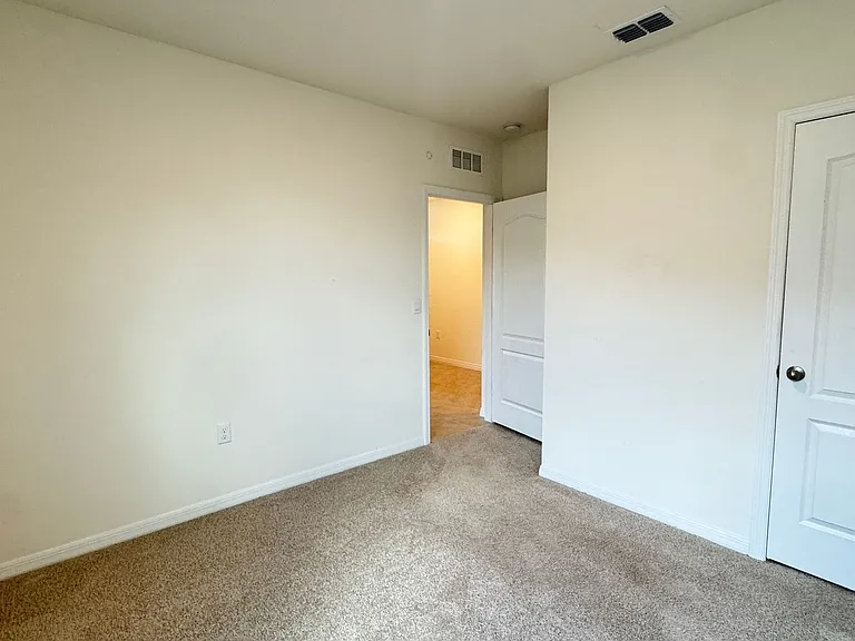 939 Stockport Dr — Photo 33