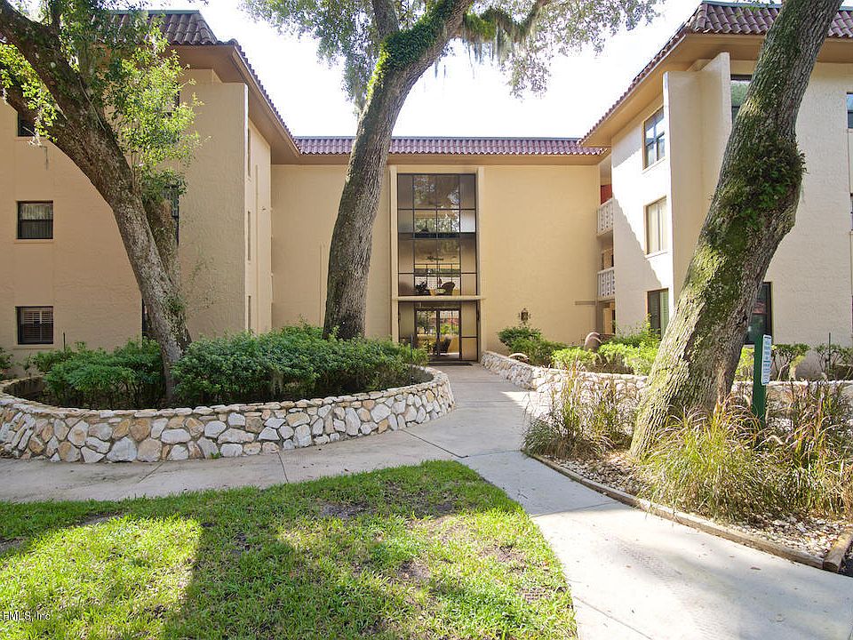 1st image of 1810 Sevilla Blvd APT 305