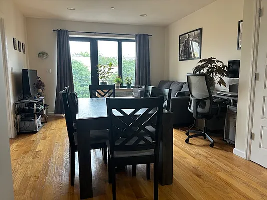 Rented by Alexiou Realty | media 3