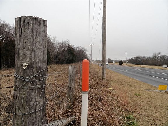 4th image of 1210 E Indian Hills Rd