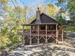 612 Whispering Winds Rd, Waynesville, NC 28785