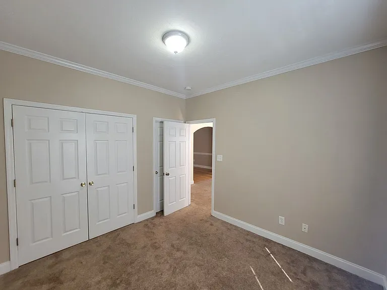 211 Brook Ct — Photo 9