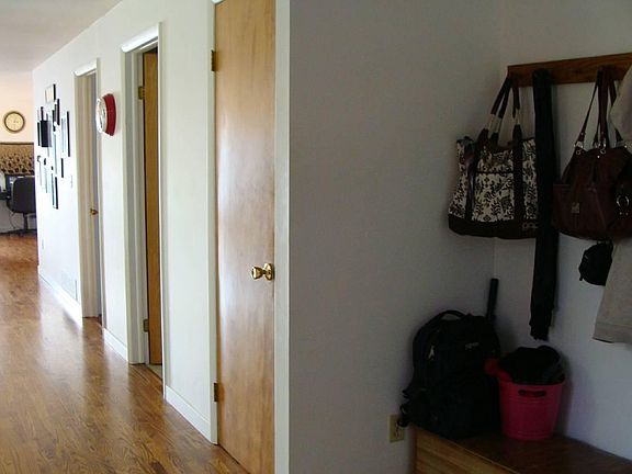 5th image of 34095 Hillside Dr APT 2