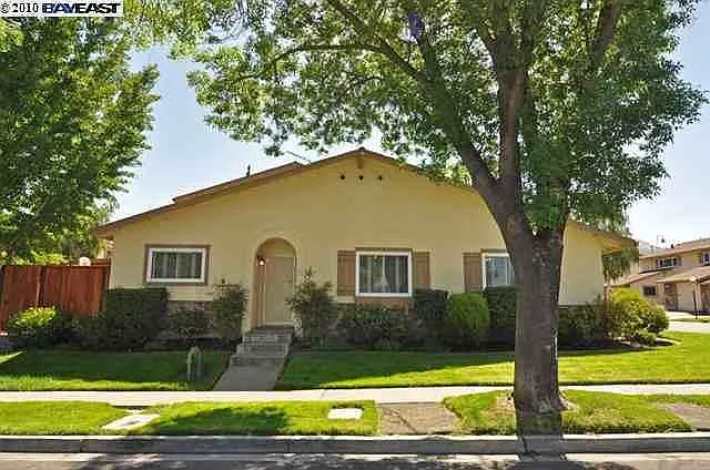 789 Gallegos Ter — Photo 1