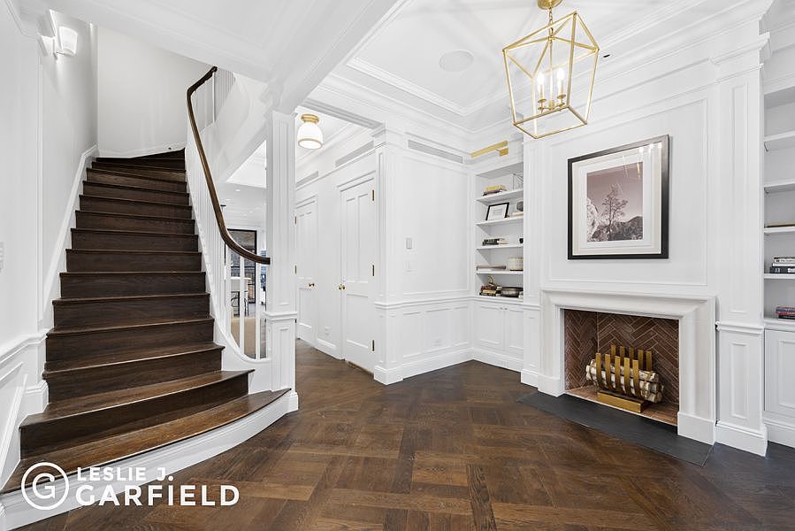 10 Bank St New York Ny Zillow