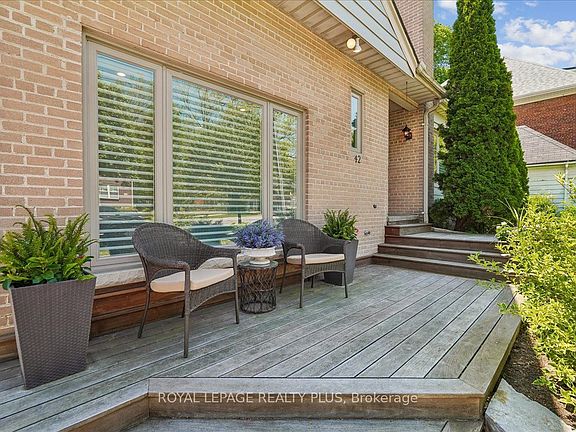 3rd image of 42 Roseview Ave
