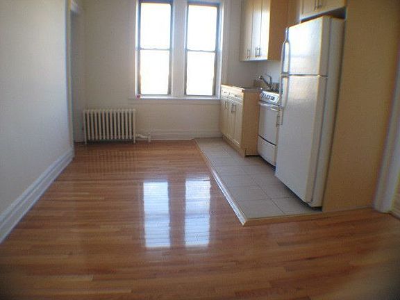 4th image of 3242 33rd St APT F9