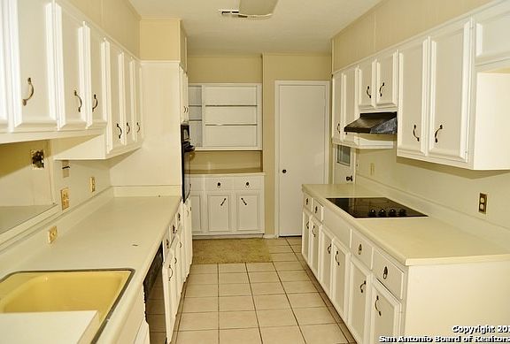 3rd image of 5627 Danny Kaye Dr