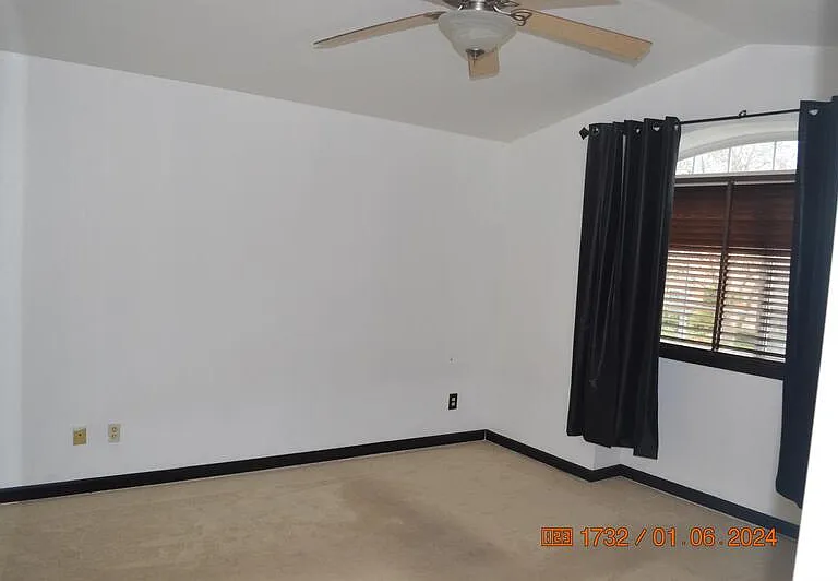1561 Spring Ct — Photo 15