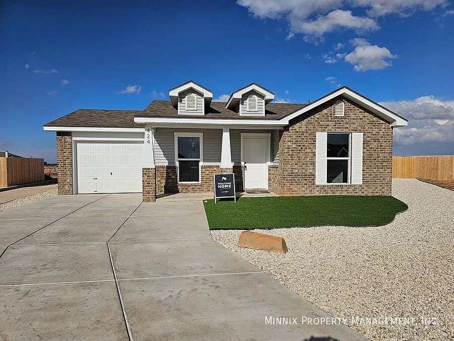 3 Bedroom/ 2 bath | Frenship ISD |424 E. 30th St. — Photo 2