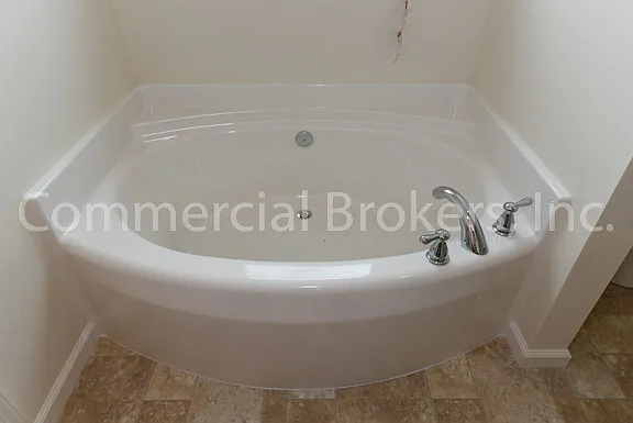 3226 Jasmine Ct — Photo 12