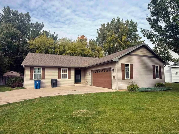 1729 Justin Dr, Omro, WI 54963