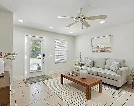 3 bed, 2.0 bath, 1512 sqft, $2,400 — Photo 4