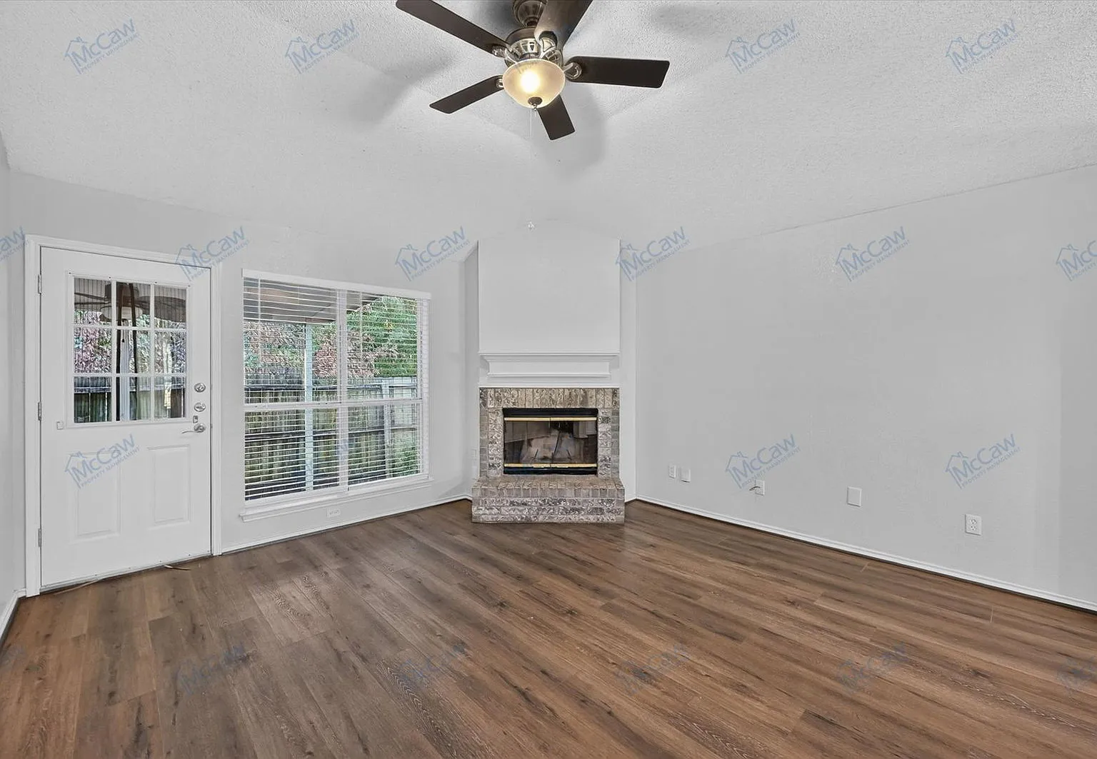 3 bed, 2.0 bath, 1484 sqft, $2,200 — Photo 3